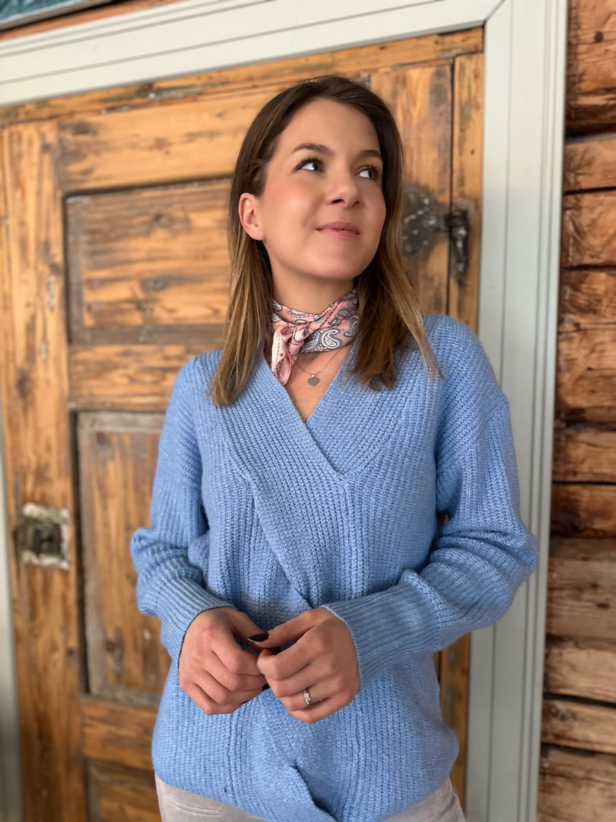 Feline V-Neck Pullover Peppercorn