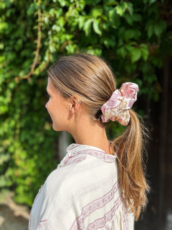 Mega Scrunchie 