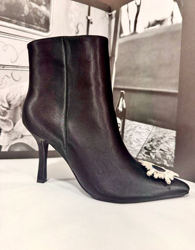 Carrie Pumps