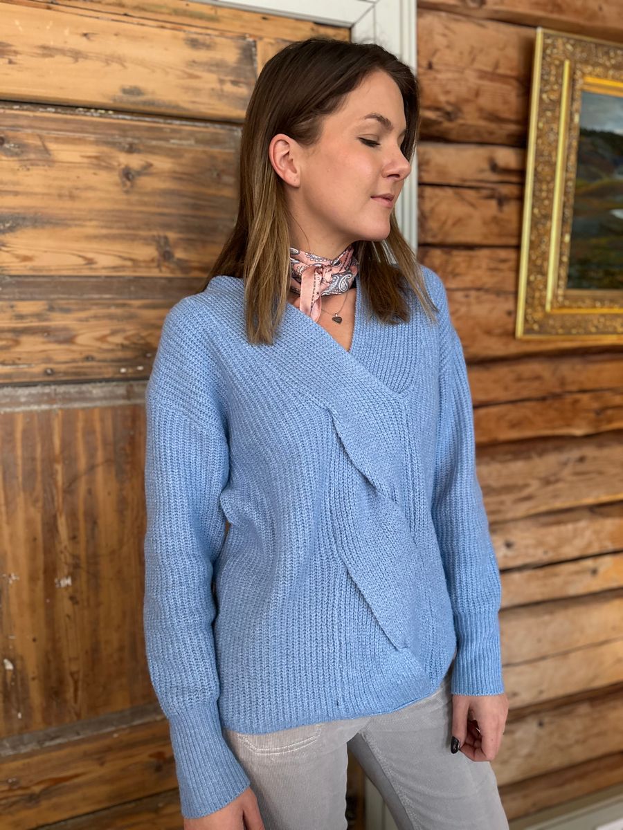 Feline V-Neck Pullover Peppercorn