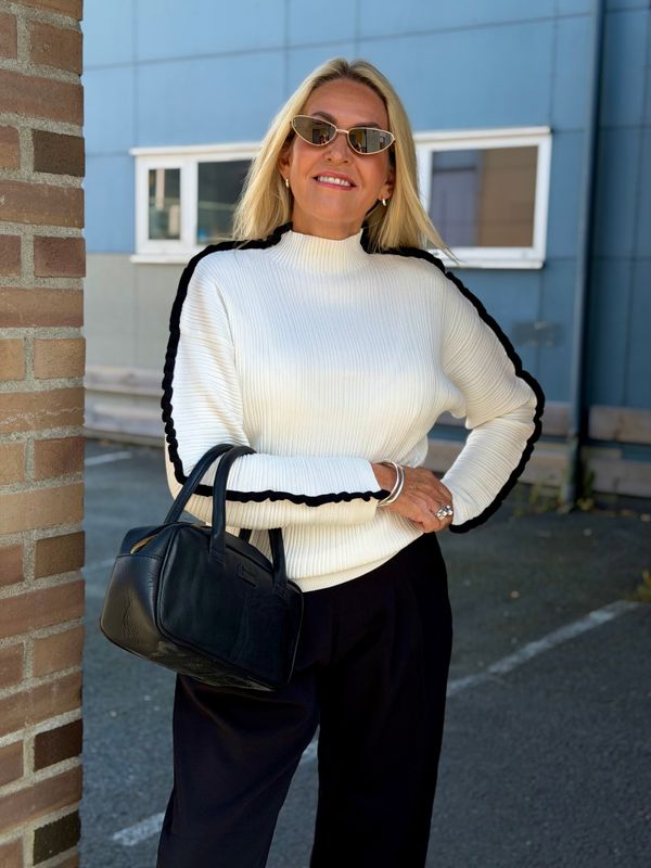 Hilma Pullover Kaffe