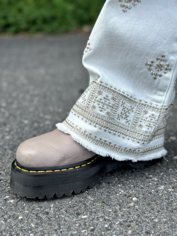 Embroidery Jeans