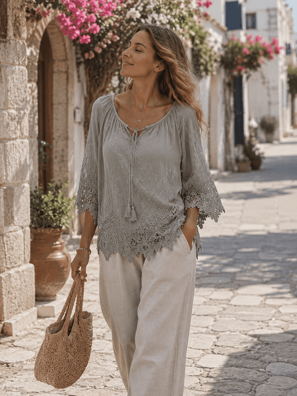 Lama Lace Blouse Reunion