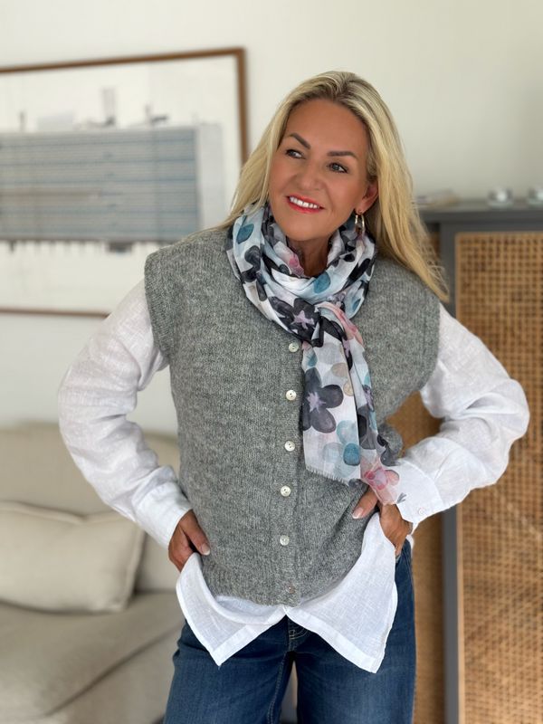 Mary Flower Scarf Reunion